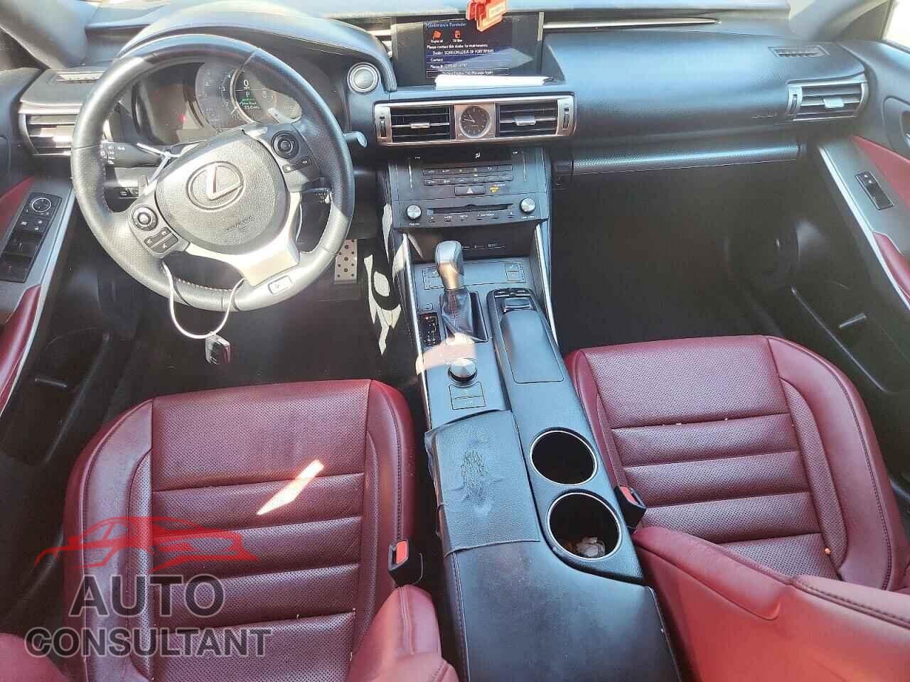 LEXUS IS 2015 - JTHBF1D22F5055505