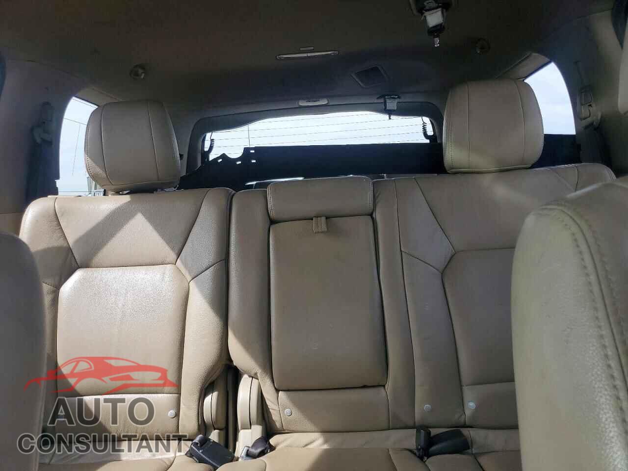 HONDA PILOT 2012 - 5FNYF4H48CB015500