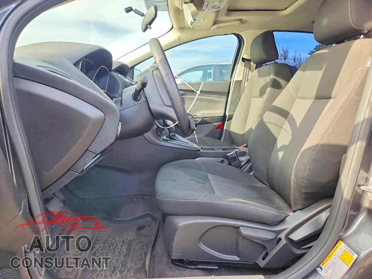 FORD FOCUS 2017 - 1FADP3E21HL261940
