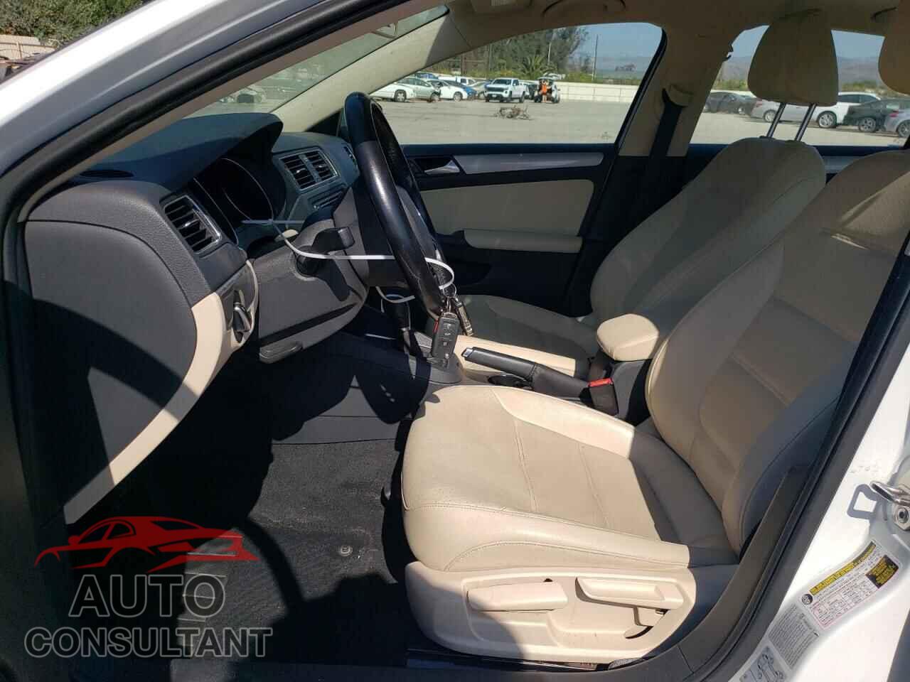 VOLKSWAGEN JETTA 2017 - 3VWDB7AJ2HM363255