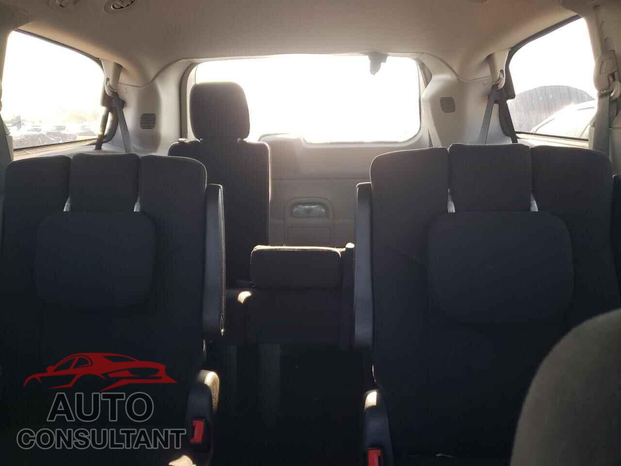 DODGE CARAVAN 2011 - 2D4RN3DG8BR674359