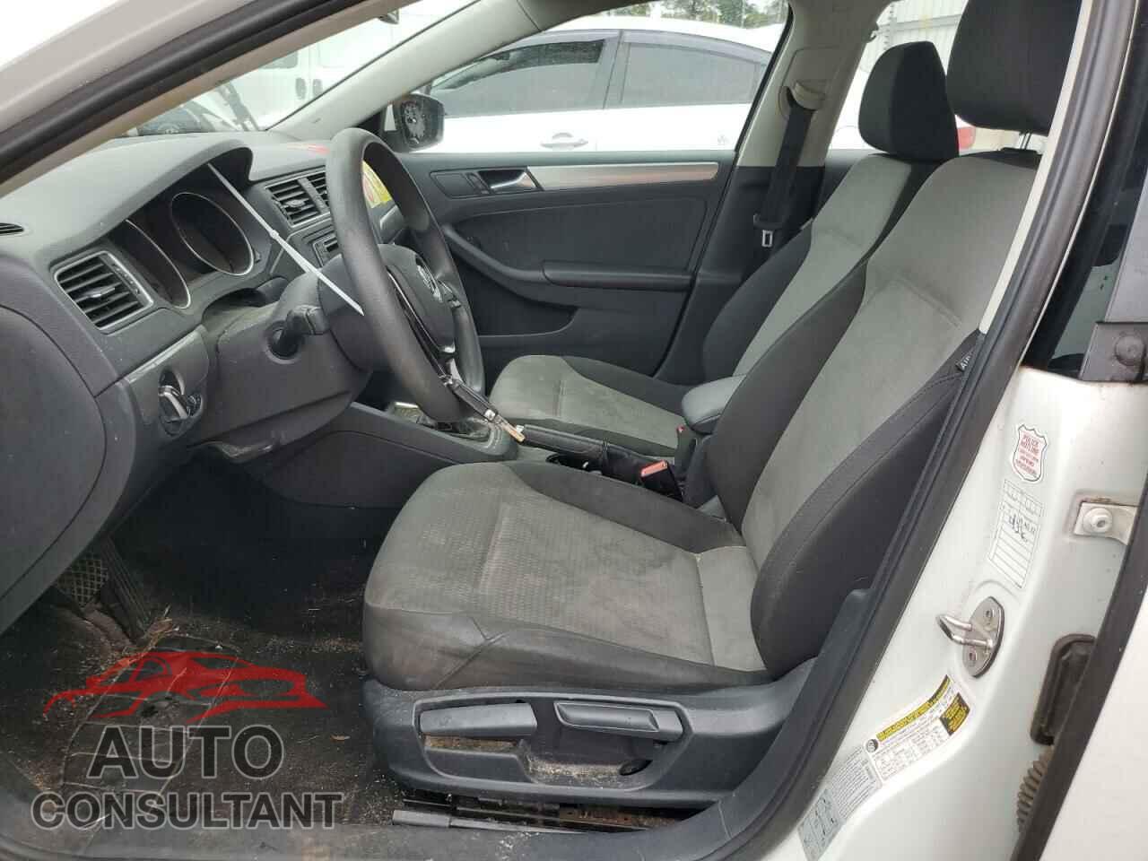 VOLKSWAGEN JETTA 2017 - 3VW2B7AJ4HM306353