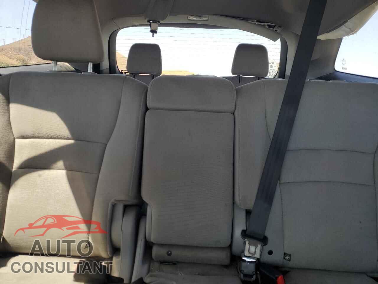 HONDA PILOT 2017 - 5FNYF5H14HB008272