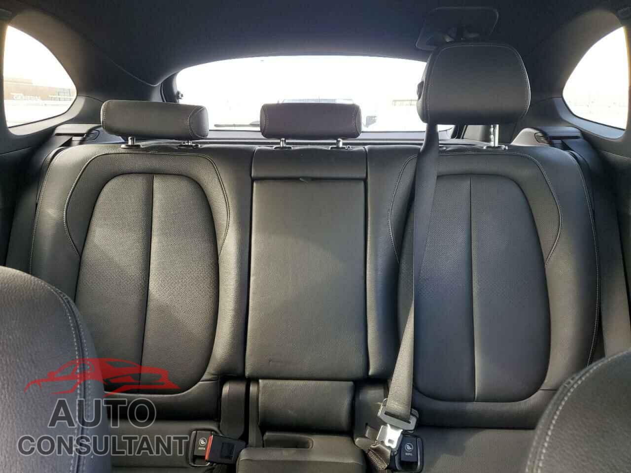 BMW X1 2017 - WBXHT3C32H5F73326