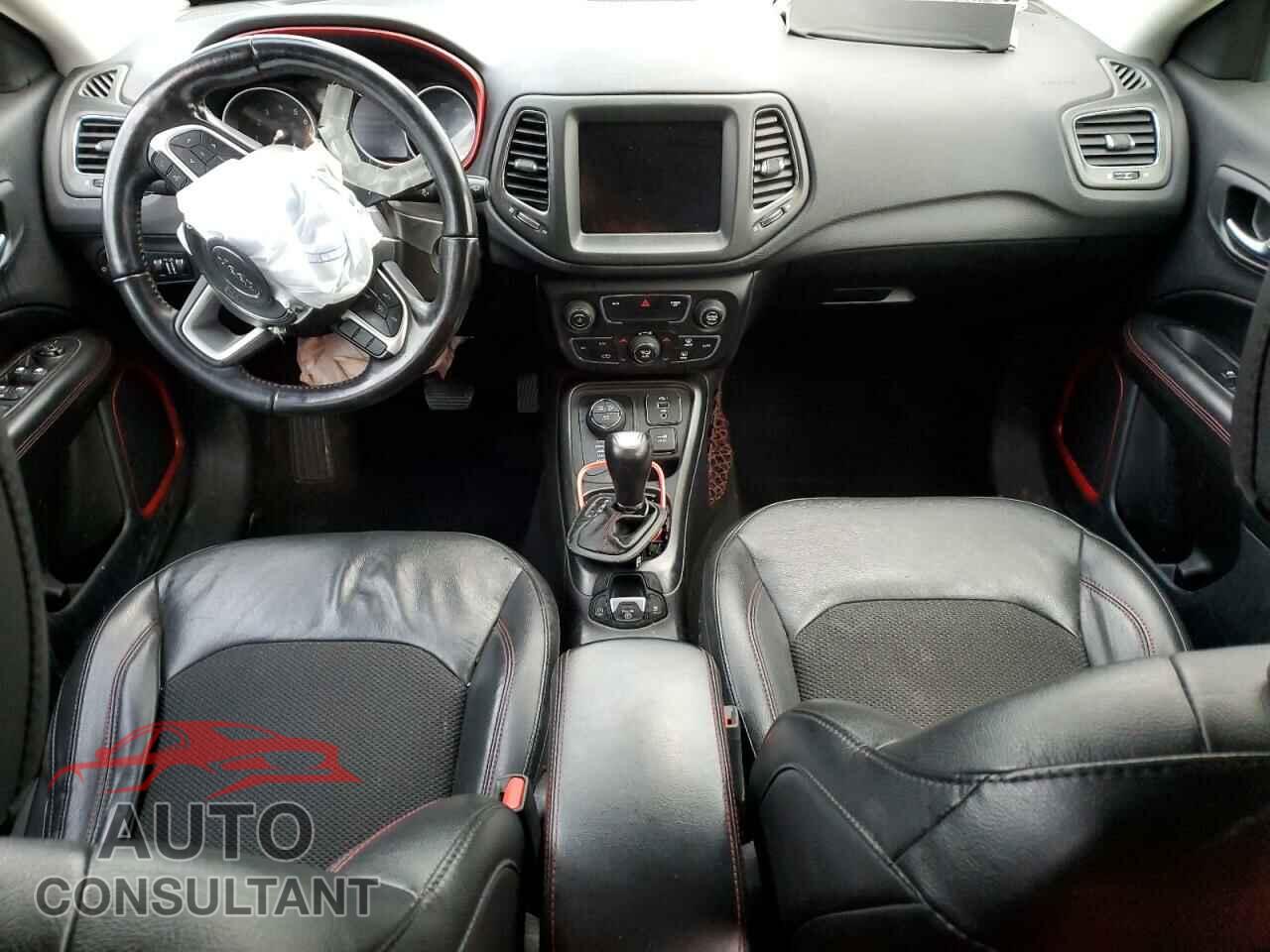 JEEP COMPASS 2020 - 3C4NJDDB3LT190552