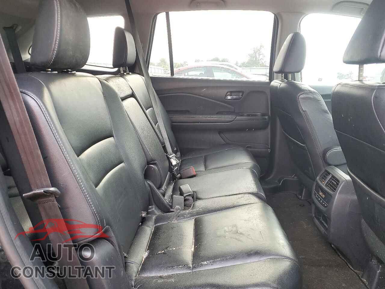 HONDA PILOT 2017 - 5FNYF5H57HB038496