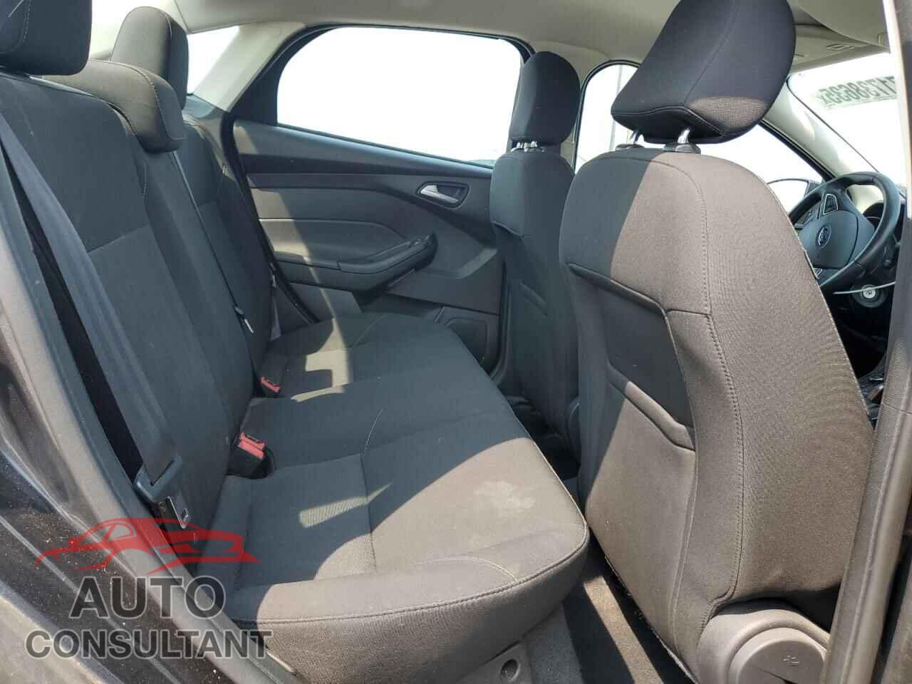 FORD FOCUS 2016 - 1FADP3F2XGL305477