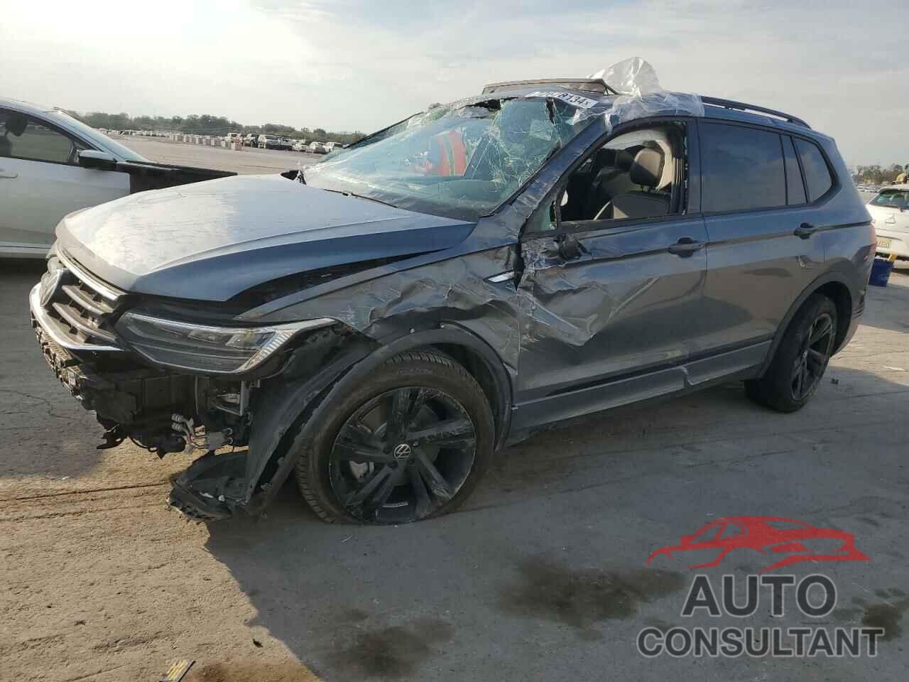 VOLKSWAGEN TIGUAN 2024 - 3VVCB7AX8RM048417