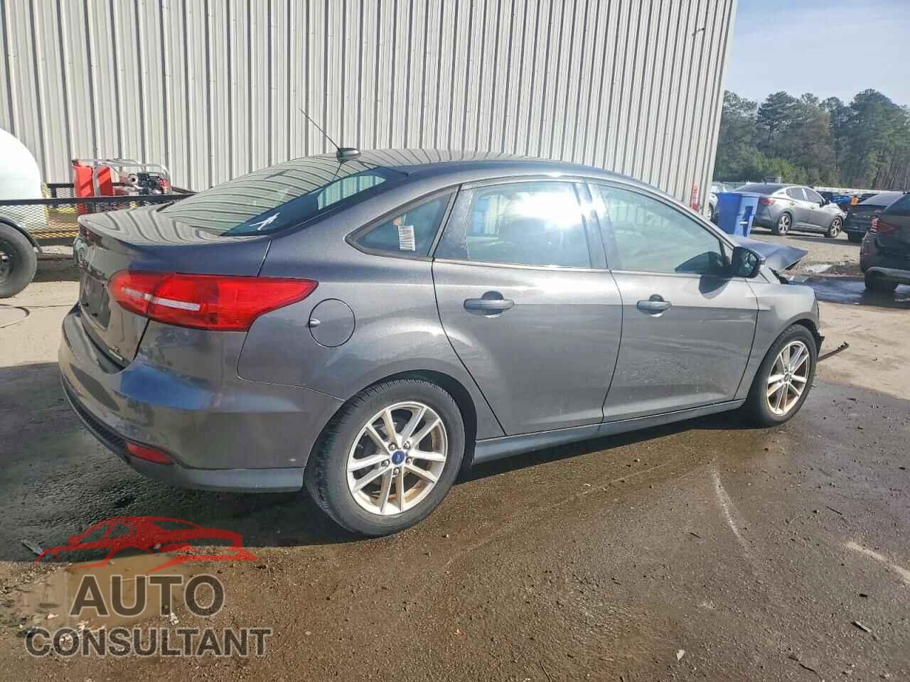 FORD FOCUS 2015 - 1FADP3F29FL214845