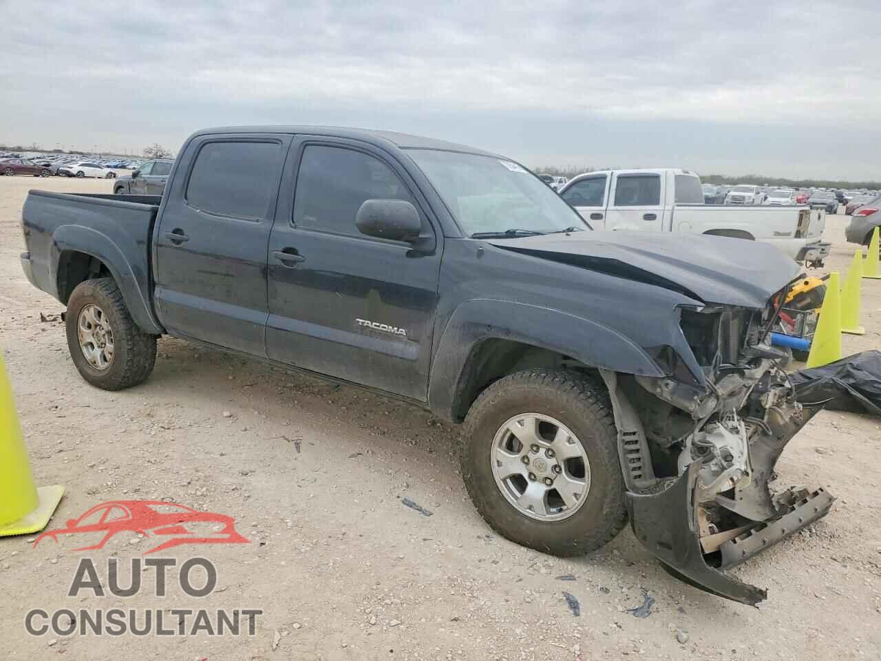 TOYOTA TACOMA 2013 - 5TFLU4EN8DX050512