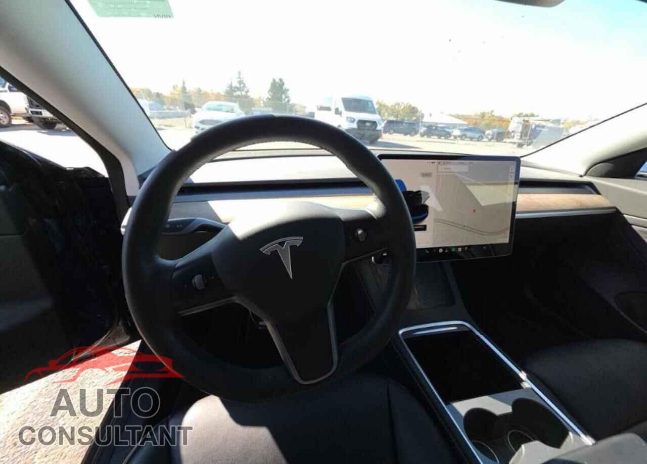 TESLA MODEL 3 2021 - 5YJ3E1EA9MF090469