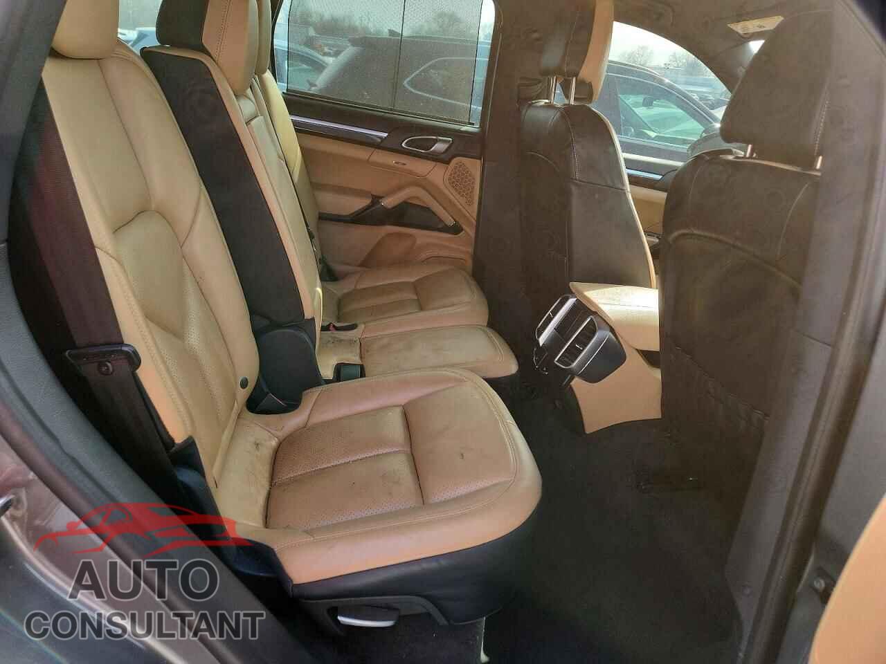 PORSCHE CAYENNE 2017 - WP1AA2A26HKA92064