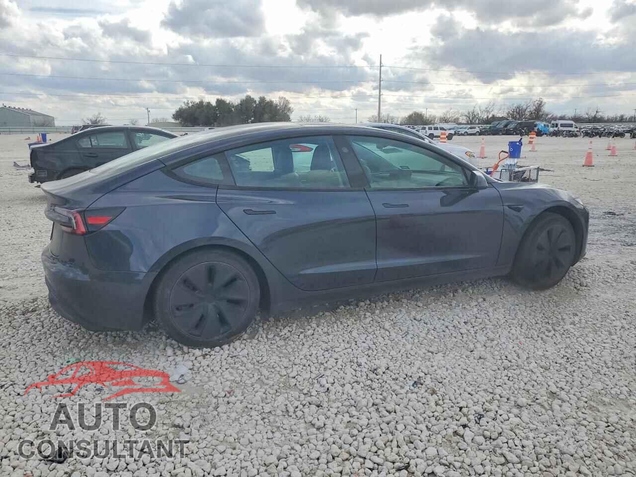 TESLA MODEL 3 2024 - 5YJ3E1EA9RF782898