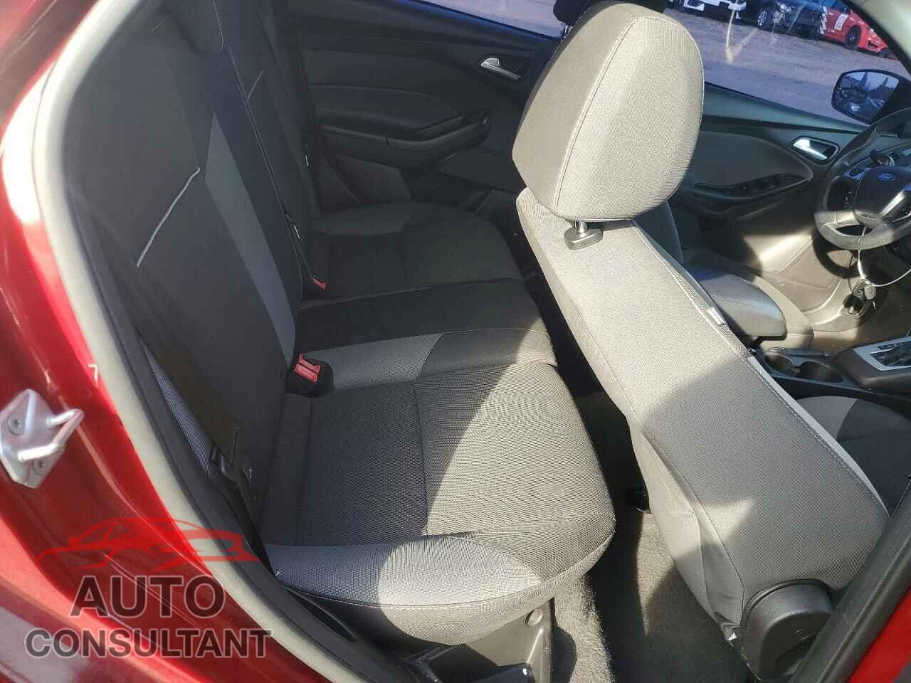 FORD FOCUS 2013 - 1FADP3K22DL382541