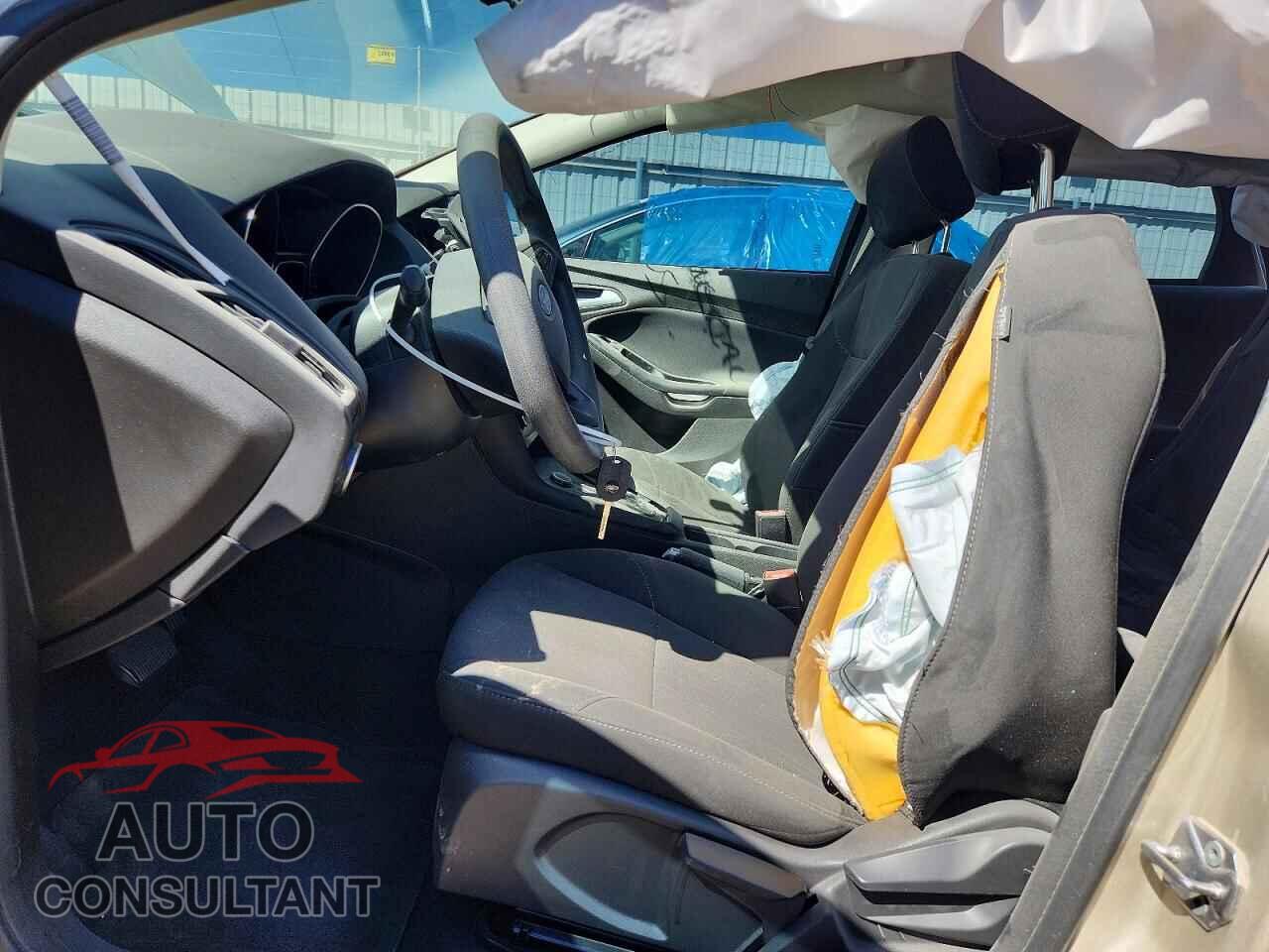 FORD FOCUS 2017 - 1FADP3F22HL211269