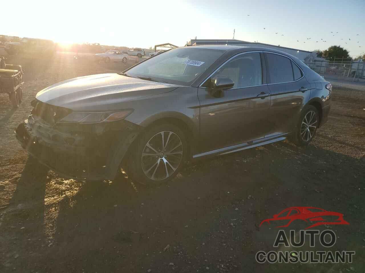 TOYOTA CAMRY 2018 - 4T1B11HK6JU542064