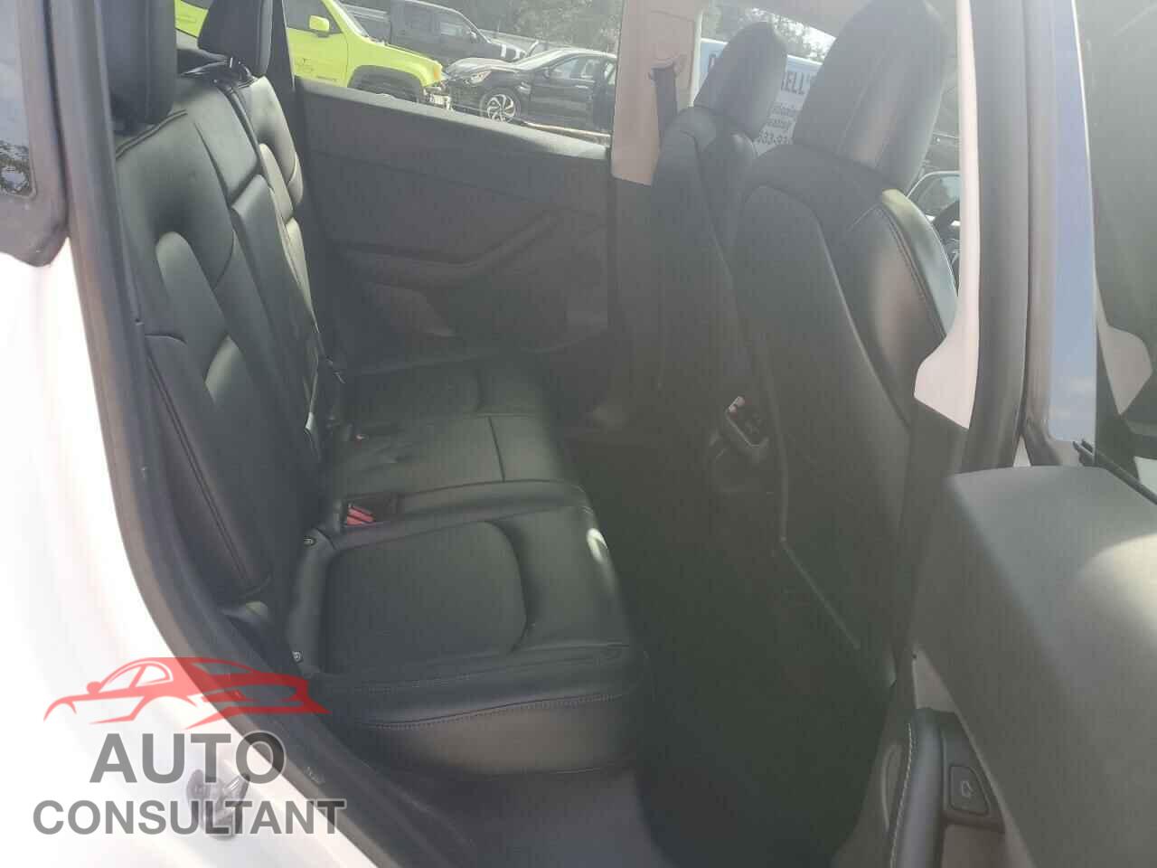 TESLA MODEL Y 2021 - 5YJYGDEE6MF176357