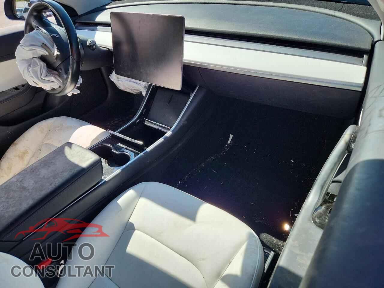 TESLA MODEL 3 2018 - 5YJ3E1EB8JF074977