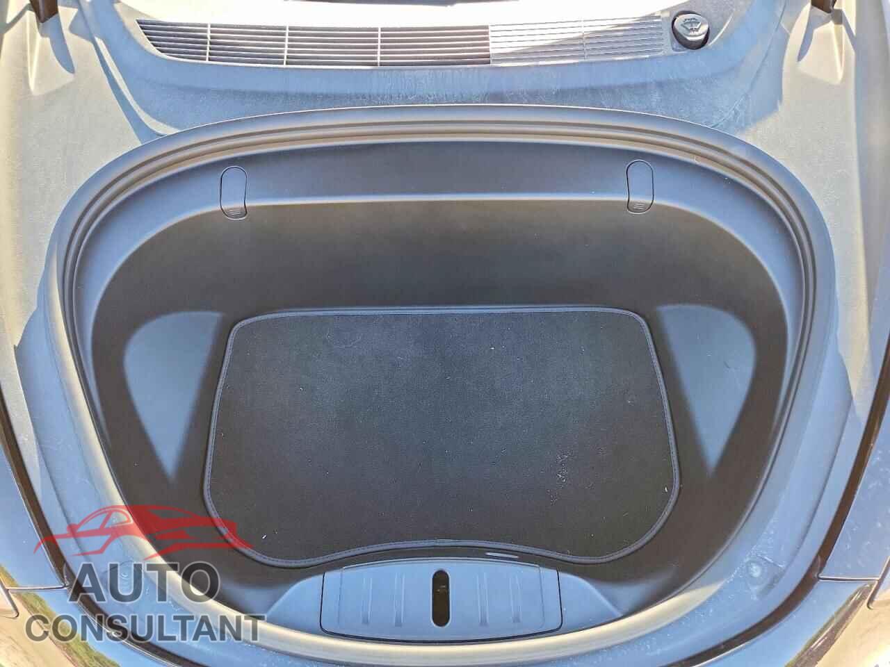 TESLA MODEL 3 2018 - 5YJ3E1EB7JF144467