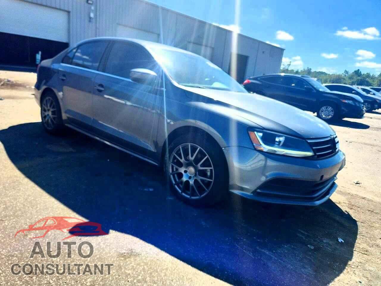 VOLKSWAGEN JETTA 2017 - 3VW2B7AJ5HM305843