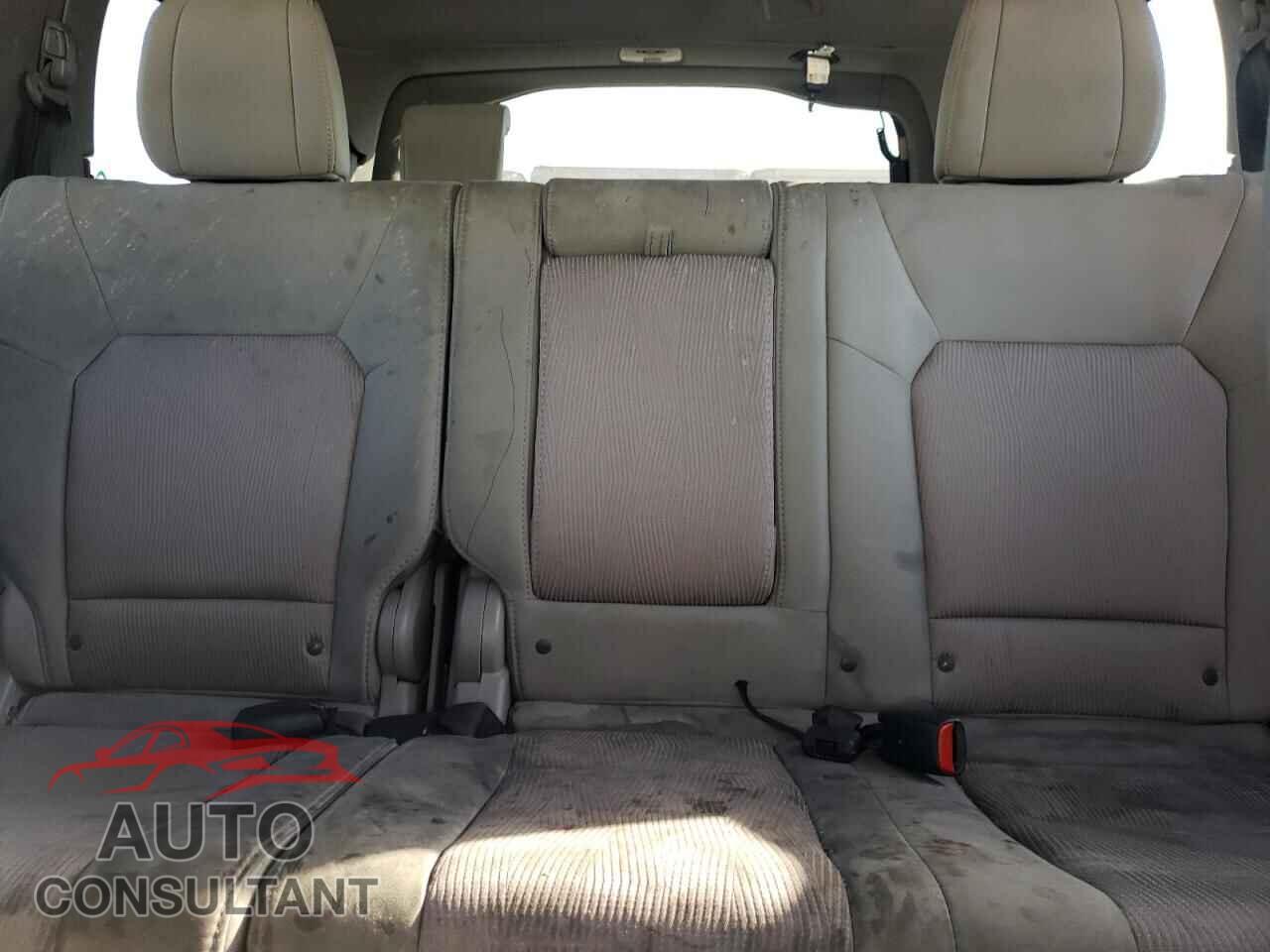 HONDA PILOT 2015 - 5FNYF3H42FB020464