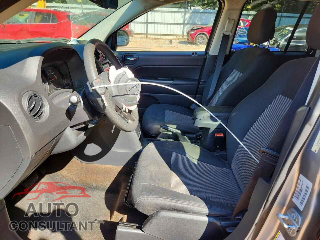 JEEP COMPASS 2015 - 1C4NJCBA8FD318184