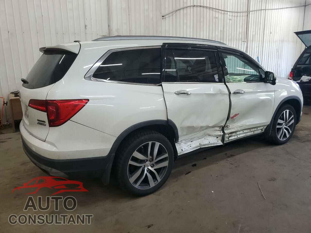 HONDA PILOT 2017 - 5FNYF6H96HB089397
