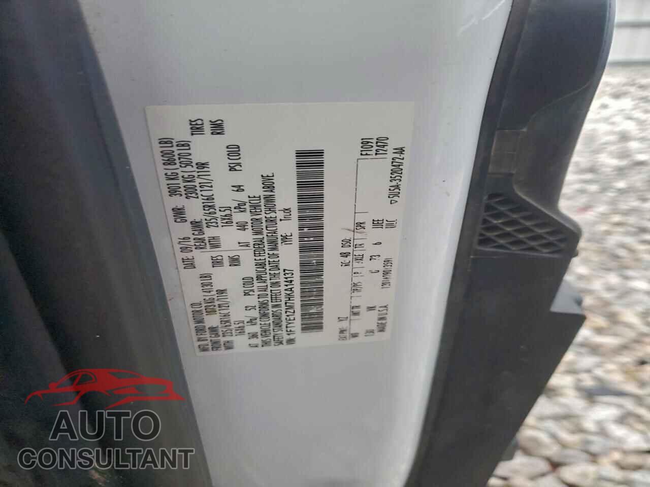 FORD TRANSIT 2017 - 1FTYE1ZM7HKA14137
