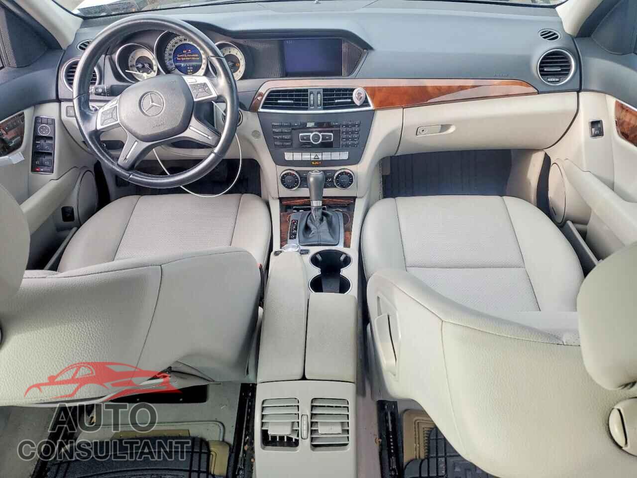 MERCEDES-BENZ C-CLASS 2013 - WDDGF8AB9DR261906