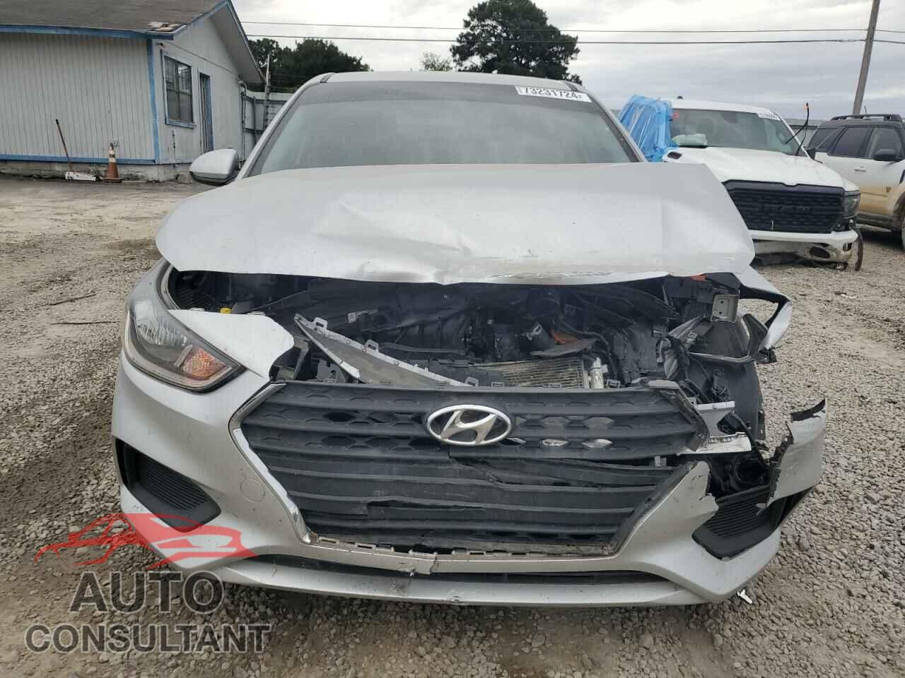 HYUNDAI ACCENT 2018 - 3KPC24A31JE033105