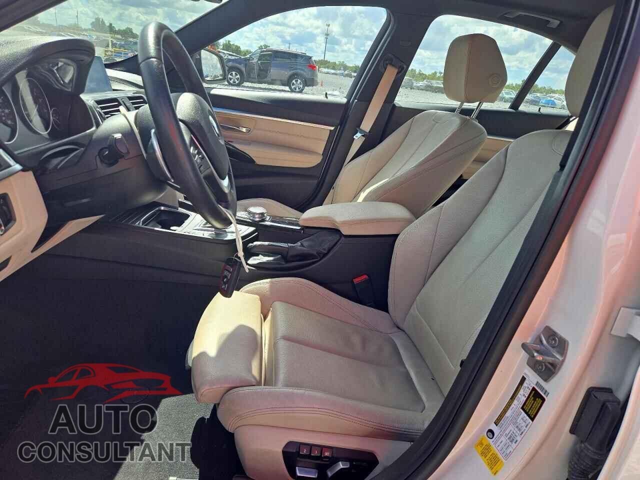 BMW 3 SERIES 2018 - WBA8B9C53JEE81035
