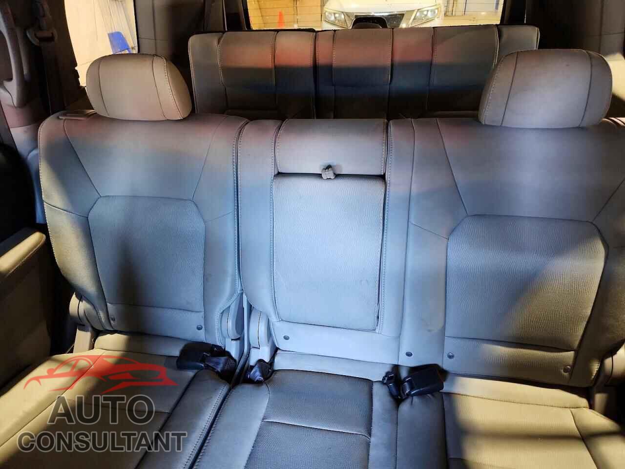HONDA PILOT 2011 - 5FNYF4H23BB052659
