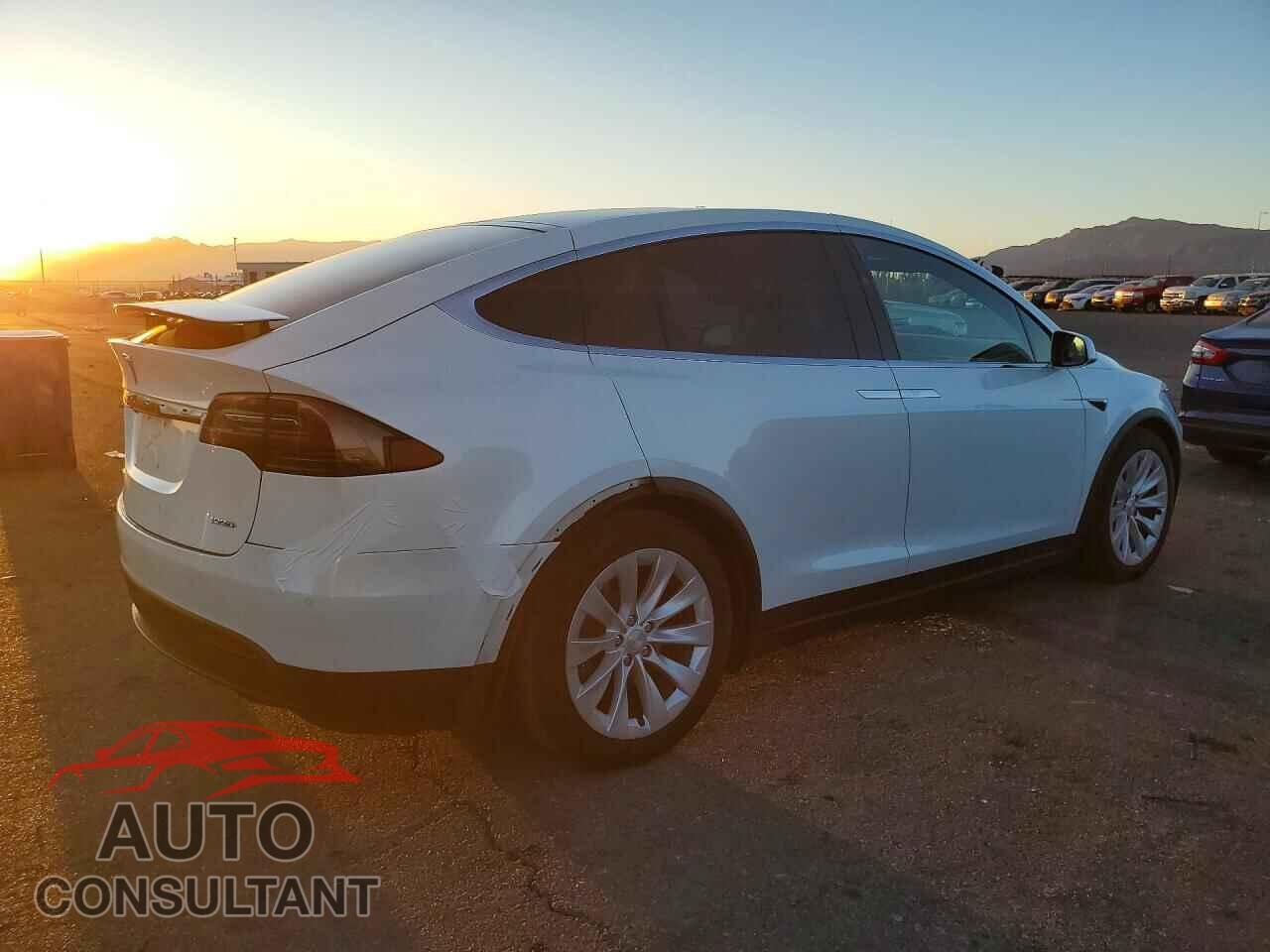 TESLA MODEL X 2017 - 5YJXCBE27HF065100