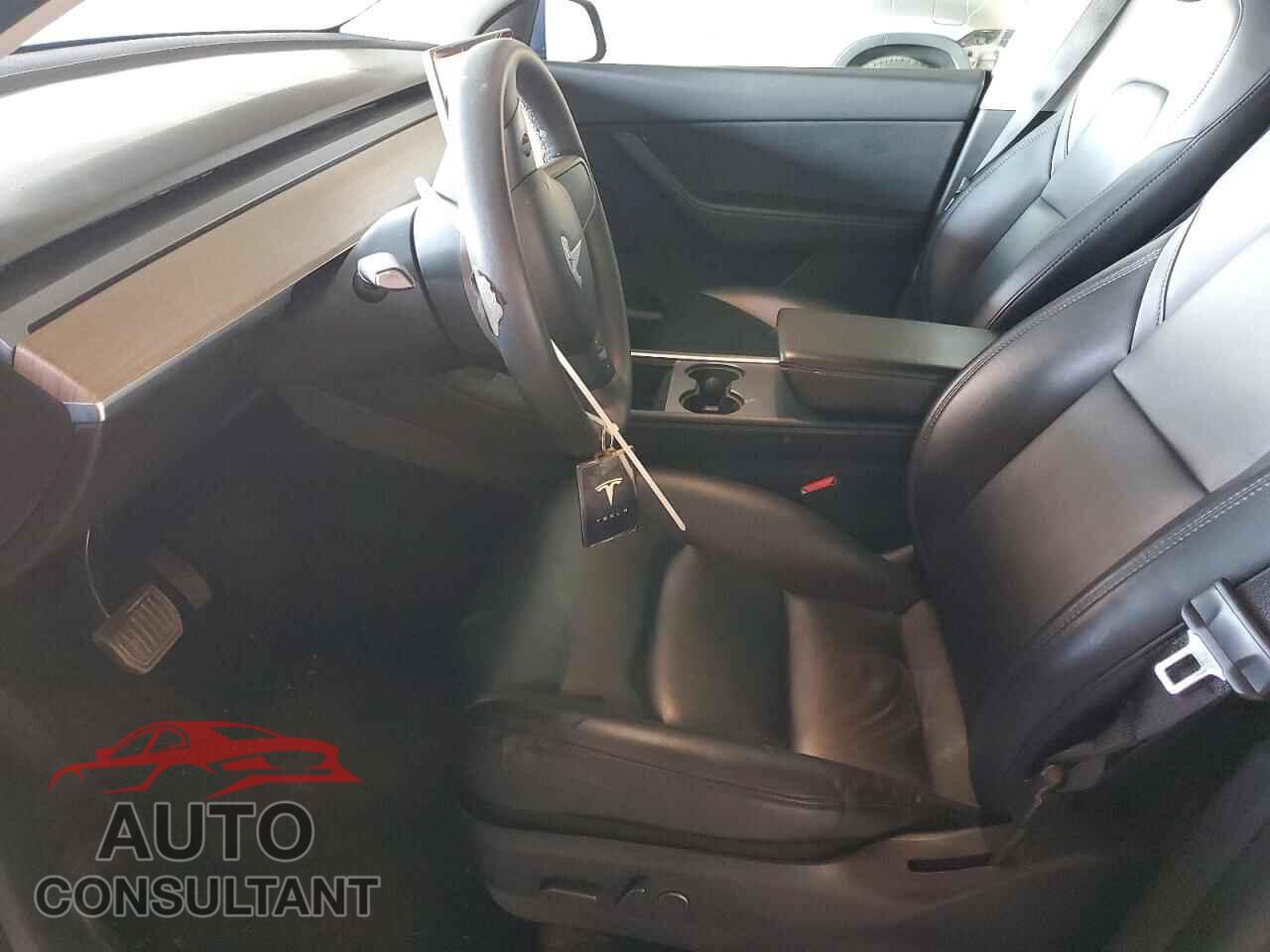 TESLA MODEL Y 2021 - 5YJYGDEE7MF278704
