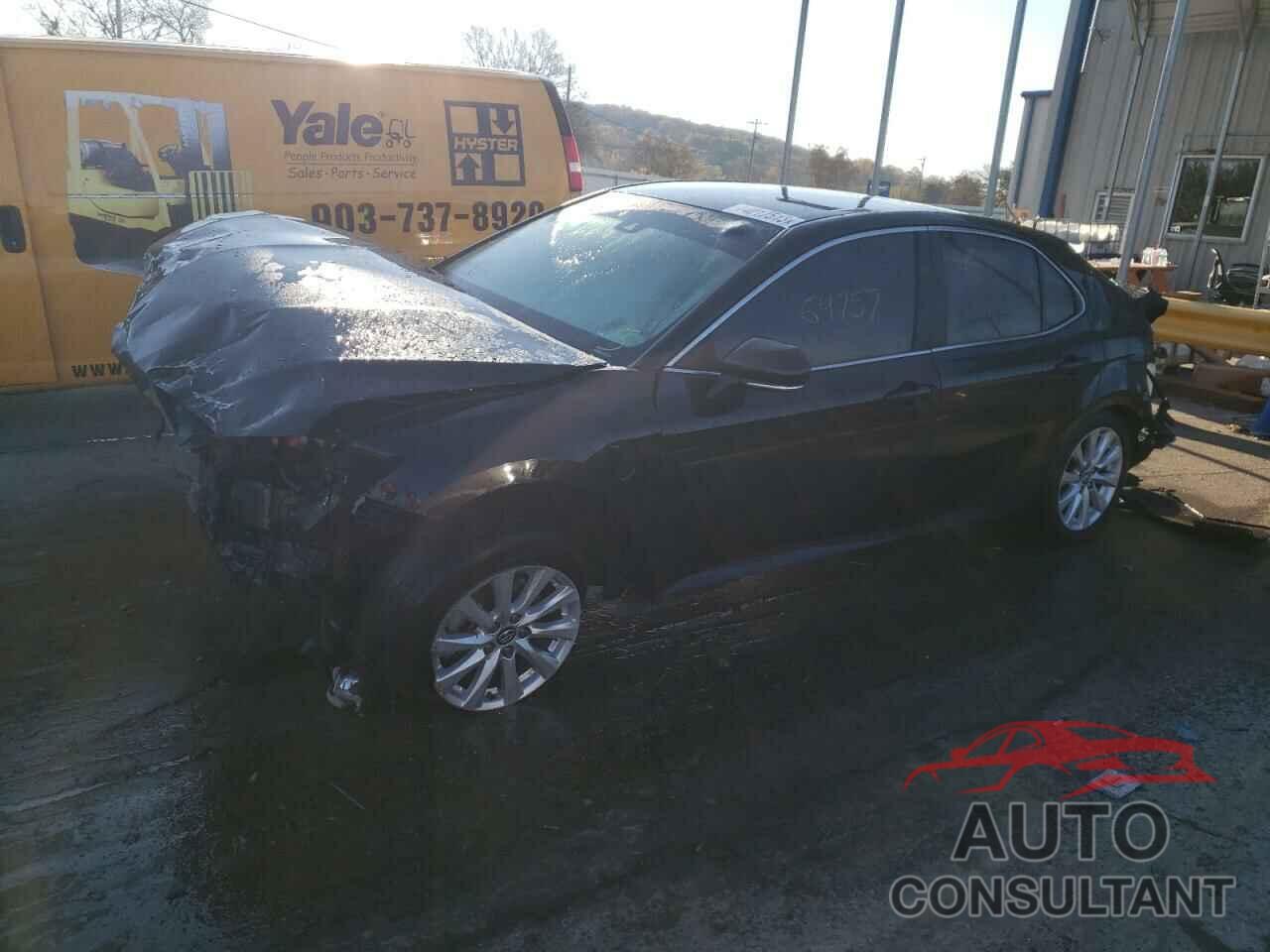 TOYOTA CAMRY 2018 - 4T1B11HK3JU010416