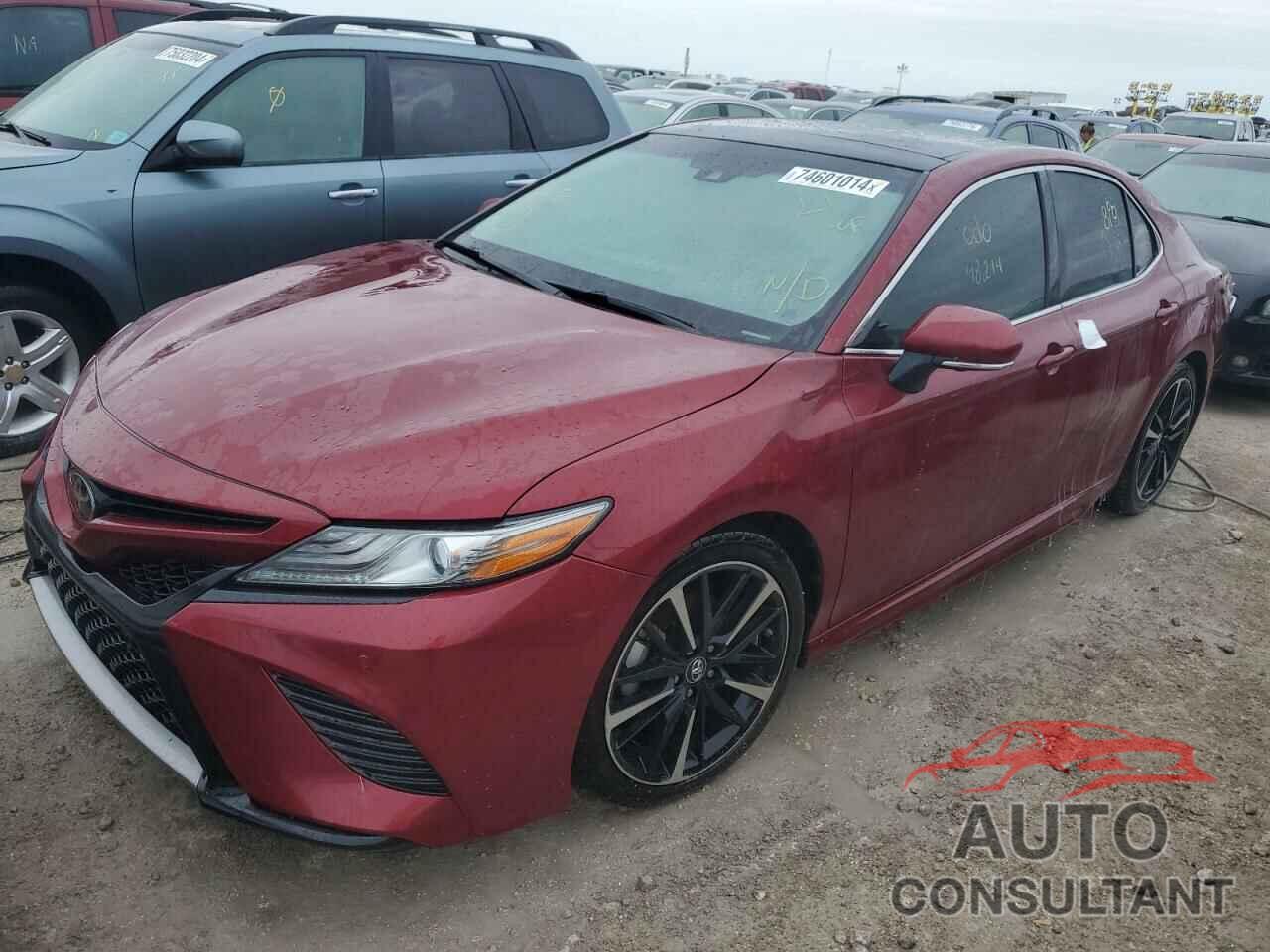TOYOTA CAMRY 2018 - 4T1B61HK3JU562211
