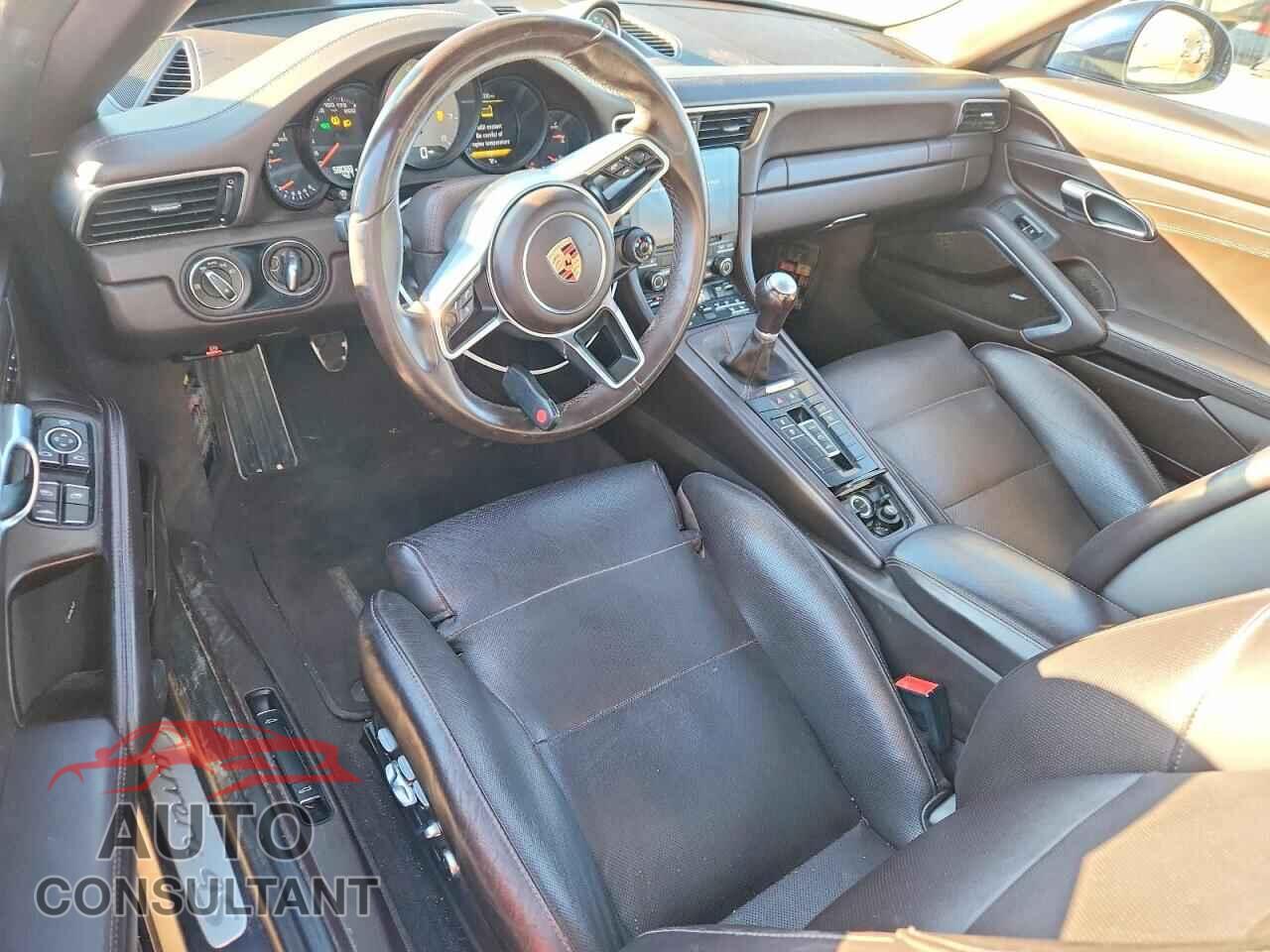 PORSCHE 911 2017 - WP0CB2A92HS155231
