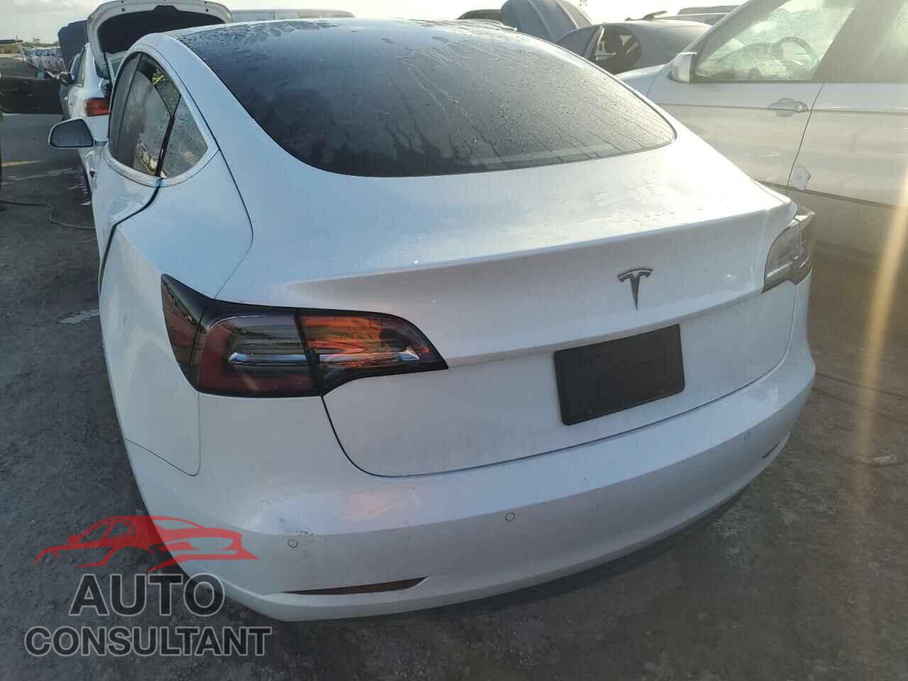 TESLA MODEL 3 2019 - 5YJ3E1EA7KF483285