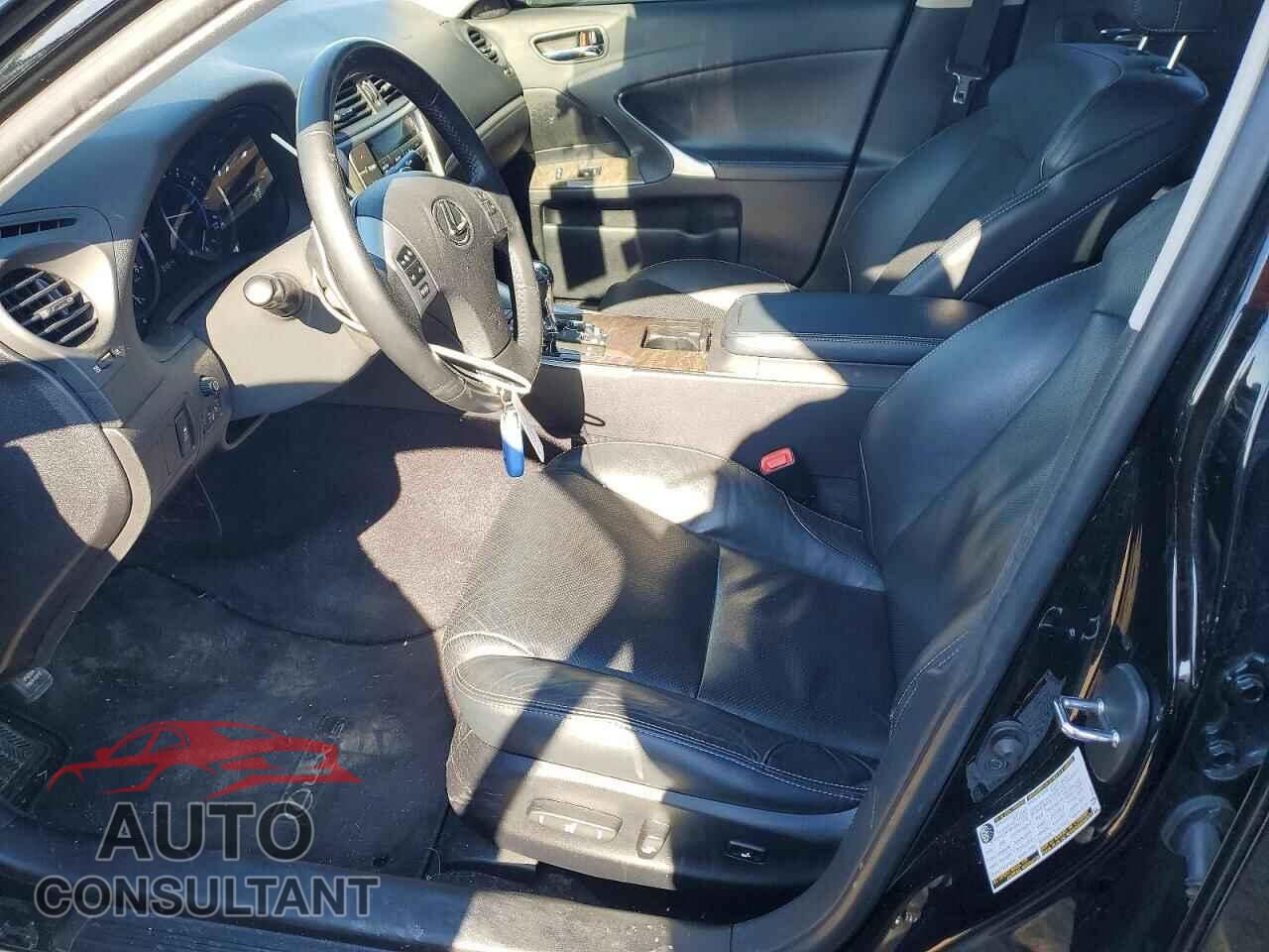 LEXUS IS 2012 - JTHCF5C26C5057248