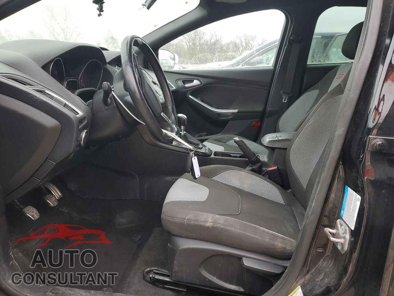 FORD FOCUS 2017 - 1FADP3L99HL310446
