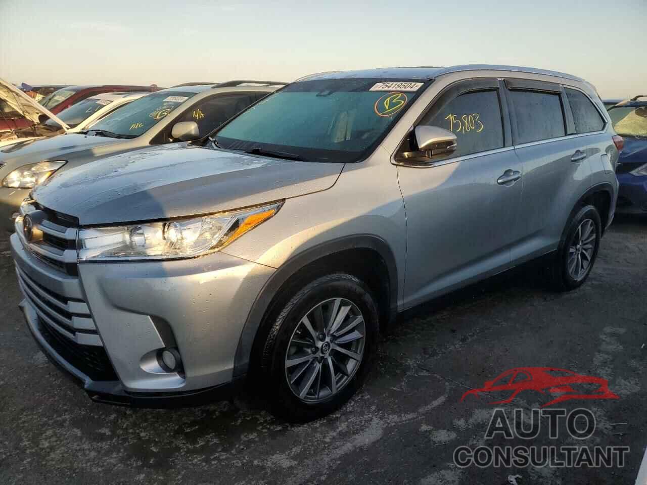 TOYOTA HIGHLANDER 2019 - 5TDKZRFH0KS563503