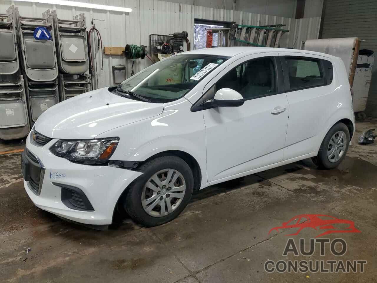 CHEVROLET SONIC 2018 - 1G1JG6SH2J4103994