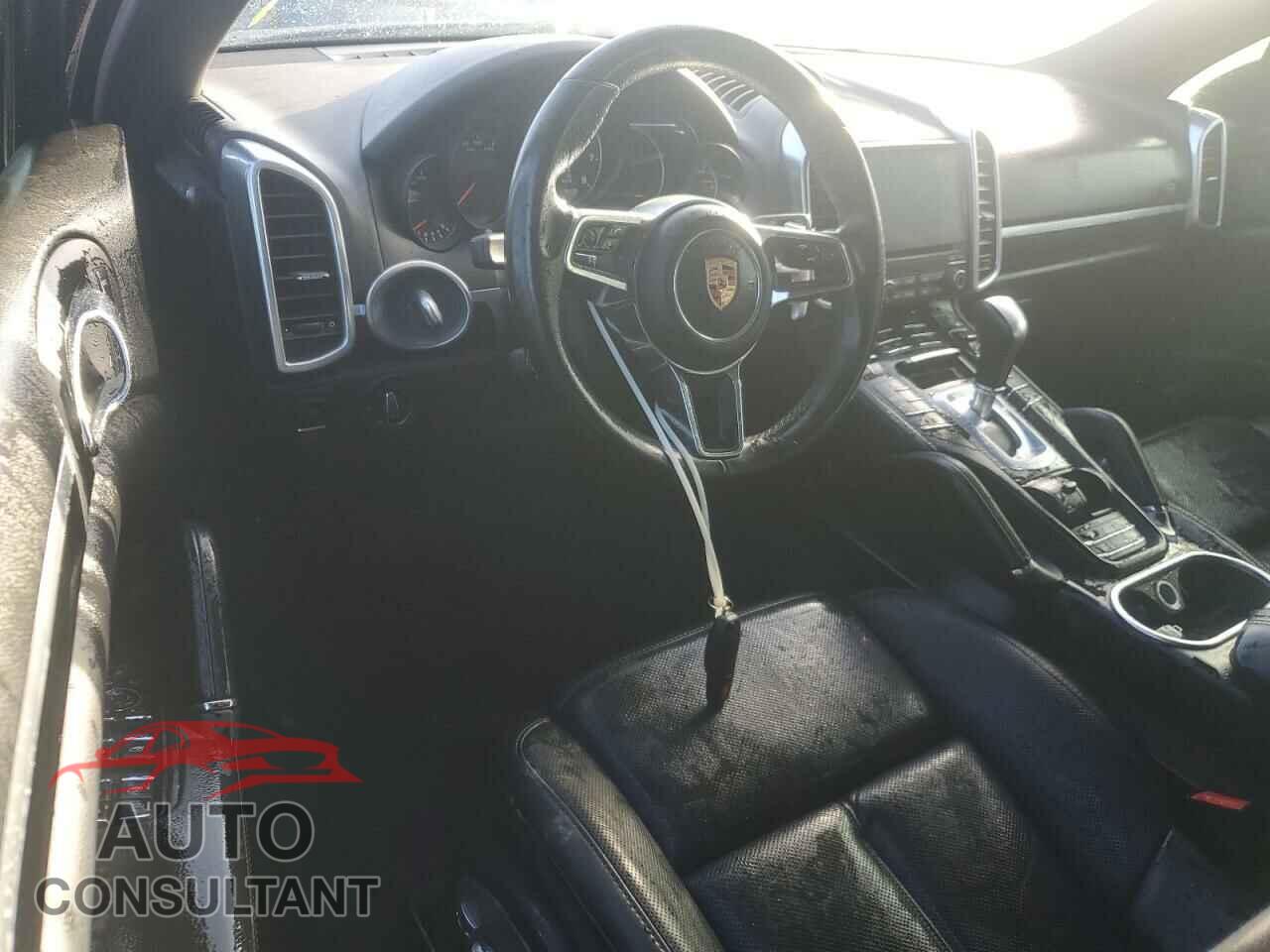 PORSCHE CAYENNE 2018 - WP1AA2A22JKA05590