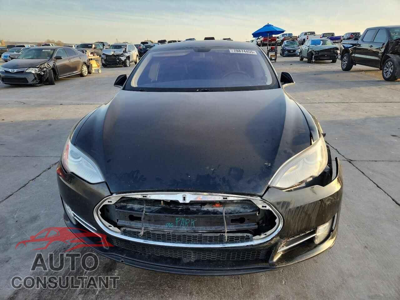 TESLA MODEL S 2014 - 5YJSA1H15EFP52715