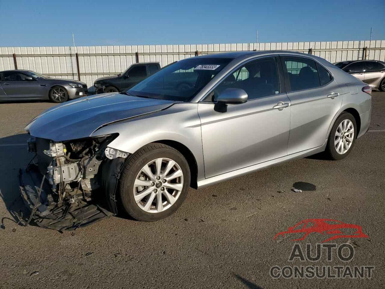 TOYOTA CAMRY 2018 - 4T1B11HK2JU139277