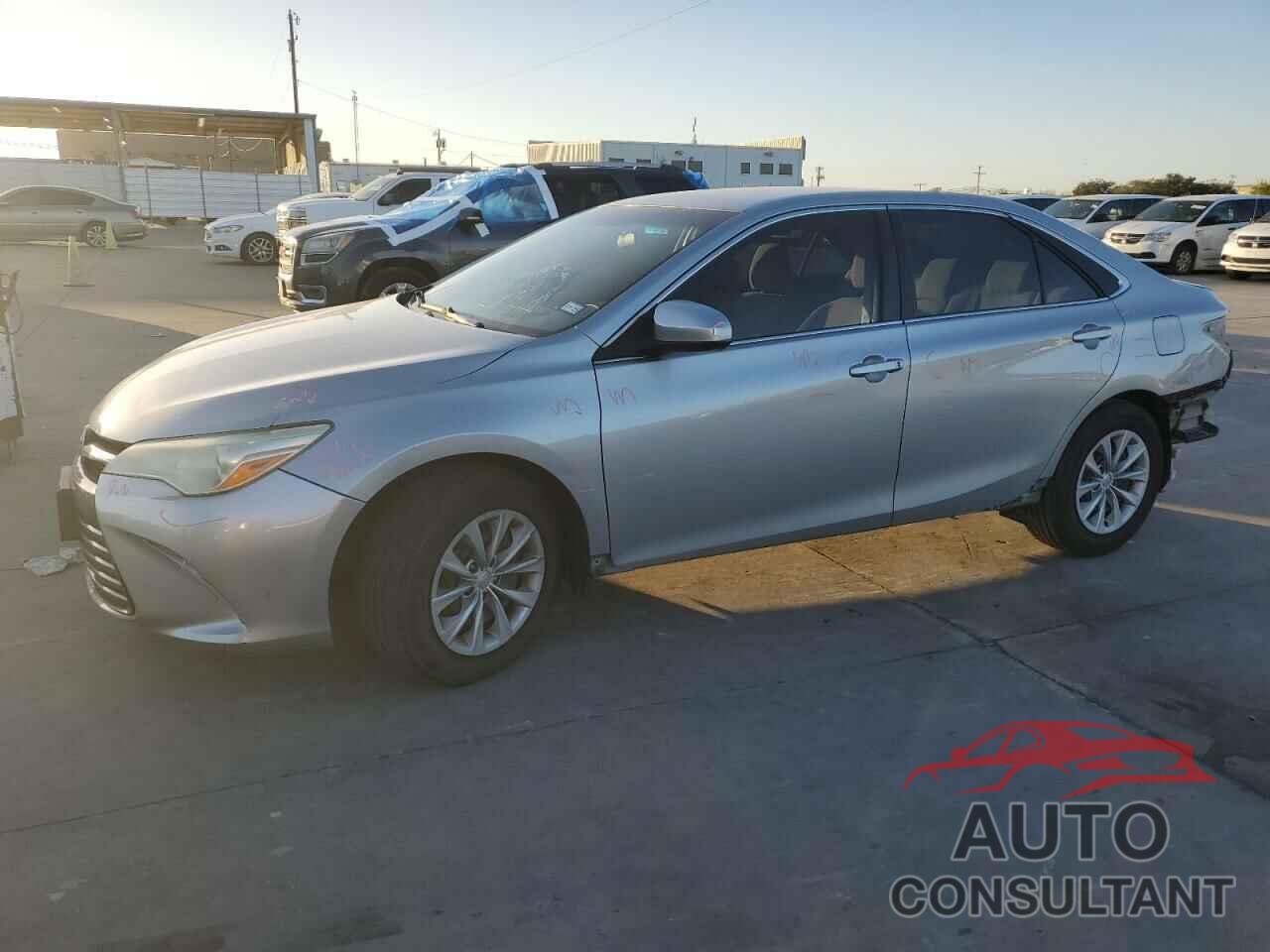 TOYOTA CAMRY 2016 - 4T4BF1FK1GR541844