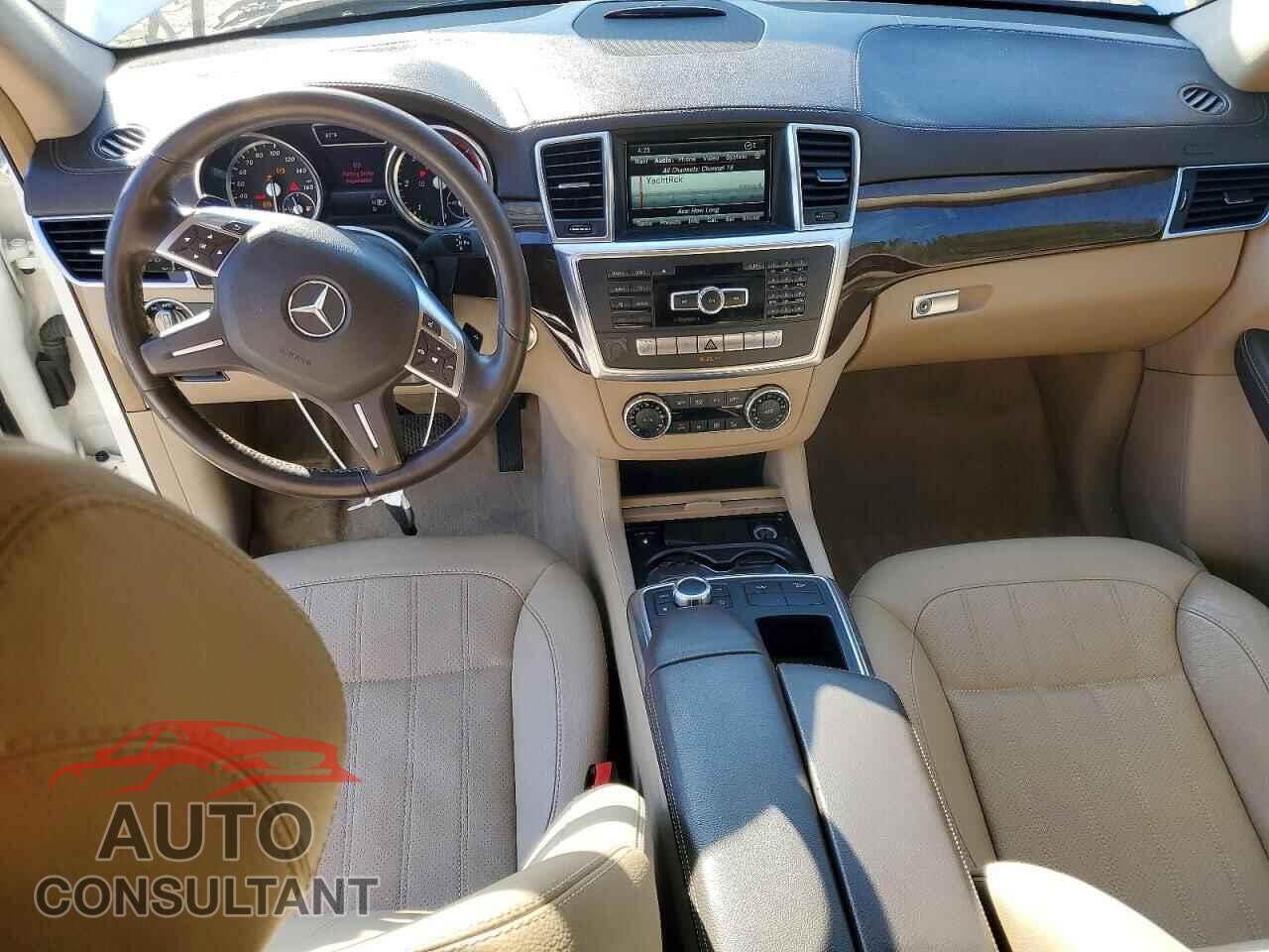 MERCEDES-BENZ GL 2015 - 4JGDF2EE4FA459157