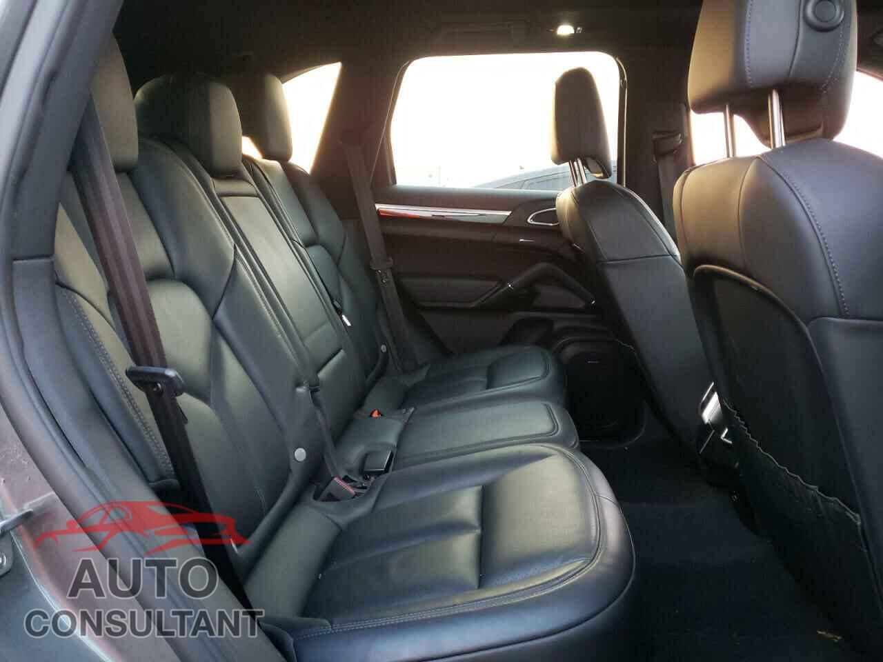 PORSCHE CAYENNE 2016 - WP1AA2A26GLA06647