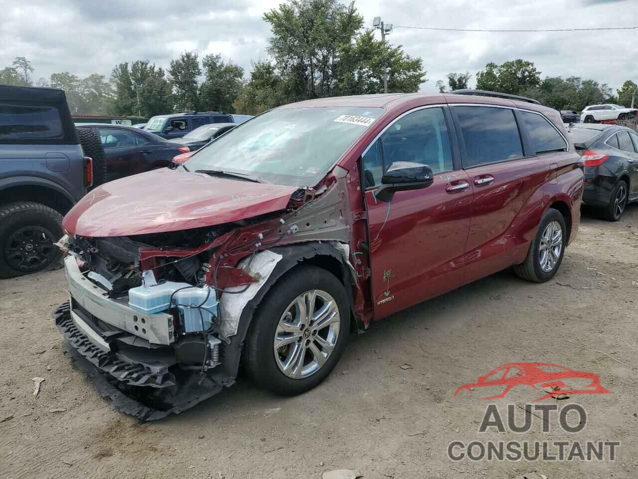 TOYOTA SIENNA 2021 - 5TDDSKFC6MS012570