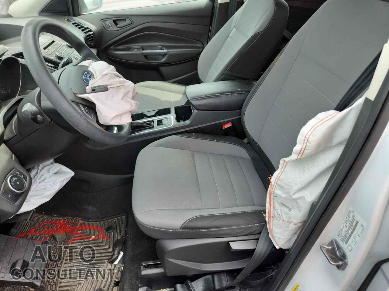 FORD ESCAPE 2017 - 1FMCU0F76HUC37291